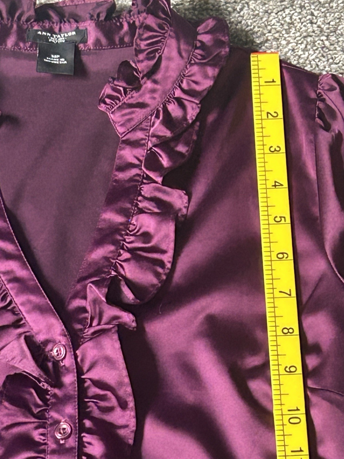 Ann Taylor Loft Purple Ruffle Neck Sleeveless Button Up Blouse Medium Petite