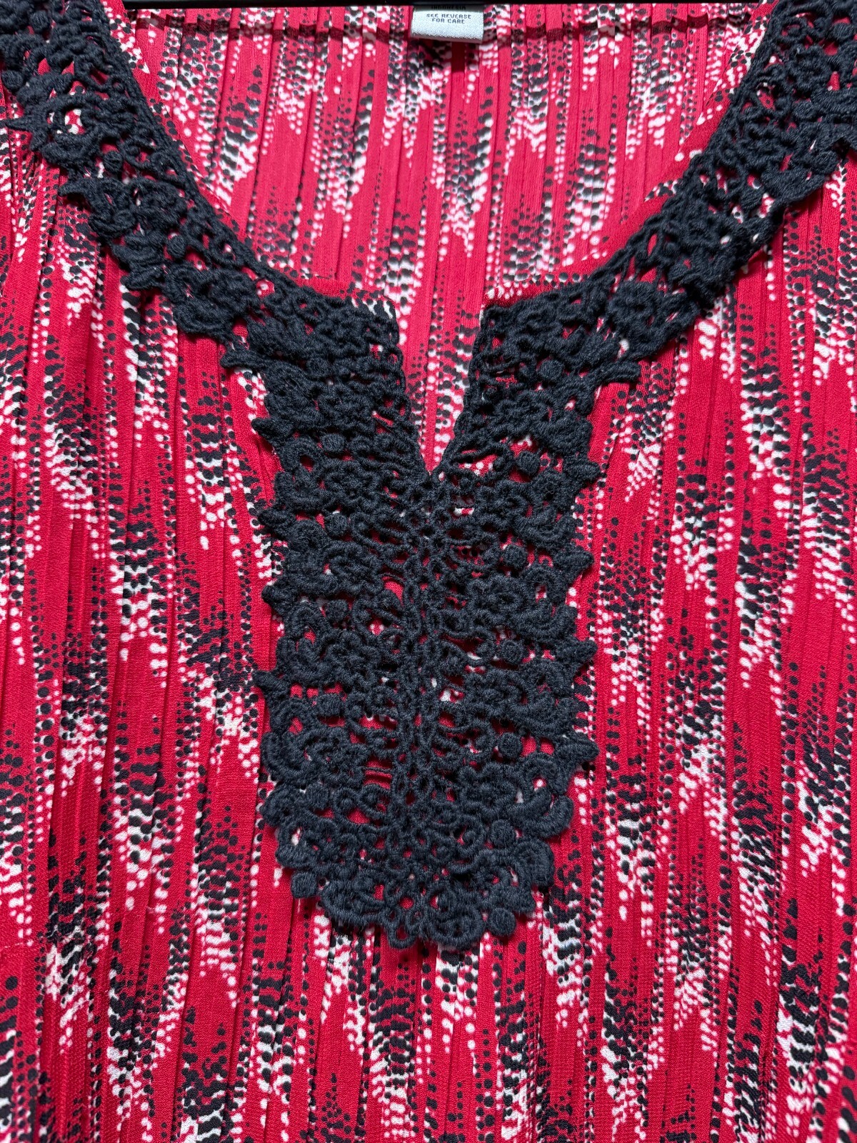Catherines Tunic Top 5X Red Crochet Accordian Artsy Chiffon 3/4 Flare Sleeve