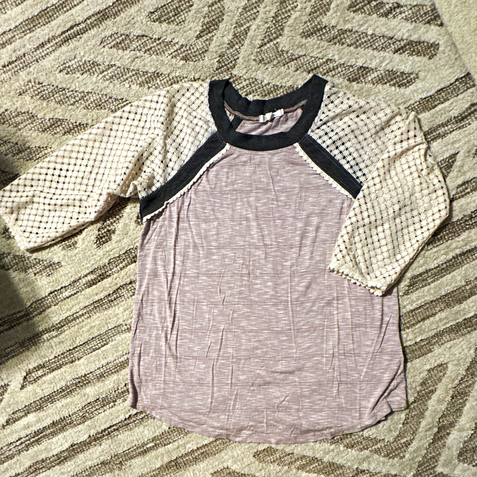 Maurices Women’s Colorblock Knit Crew Neck Raglan 3/4 Sleeve Crochet Tee S