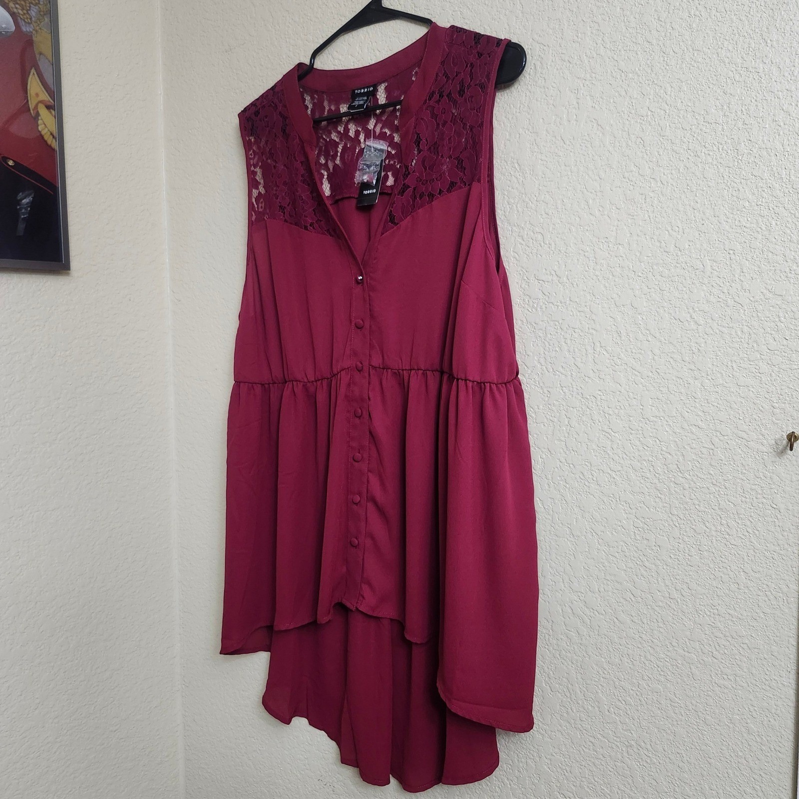 Torrid NWT Size 2 2X Wine Red Georgette Lace Sleeveless Empire High-Low Blouse