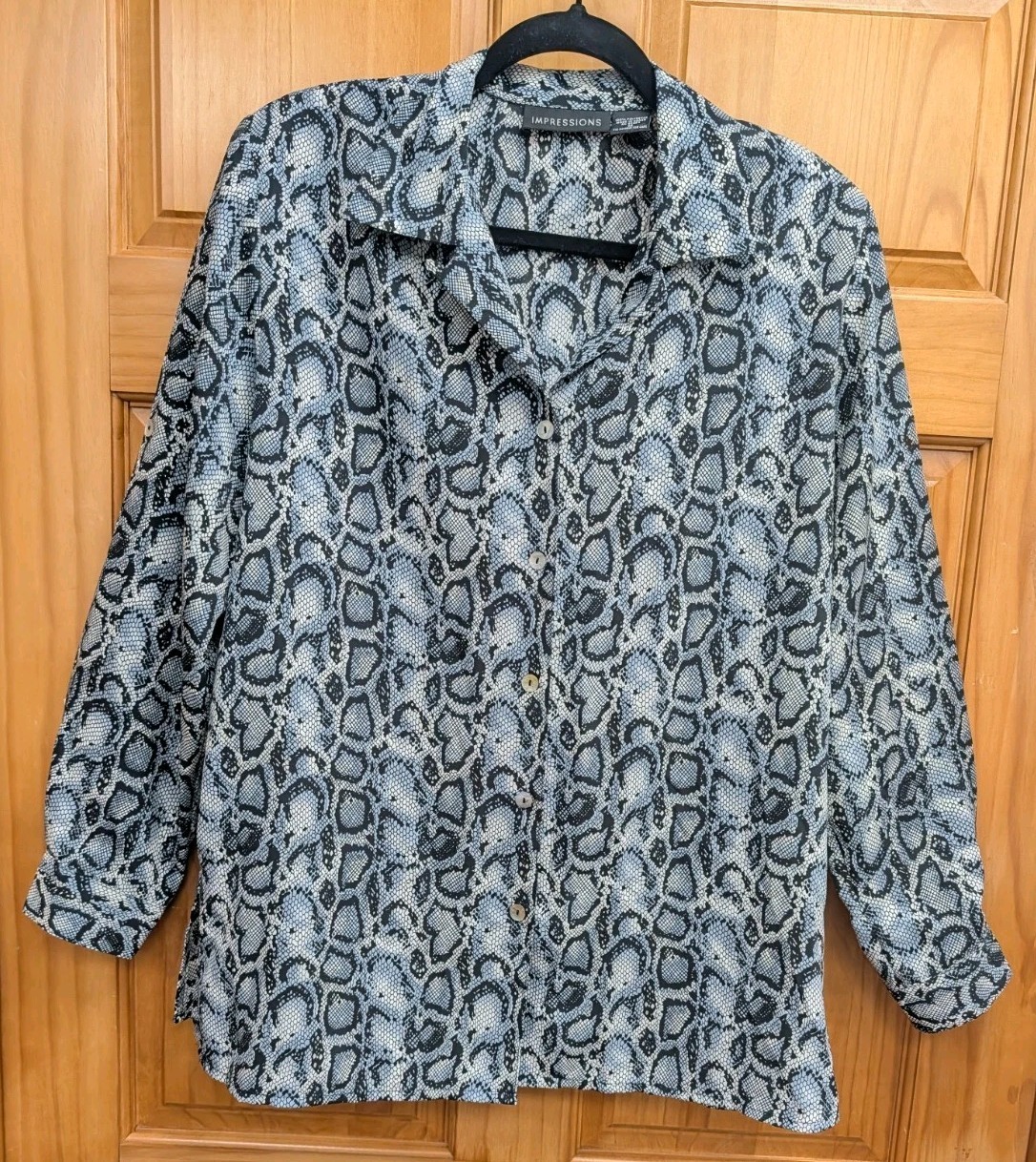 Impressions Women’s Medium Button-Down Front Shirt Top Collar Shoulder Pads