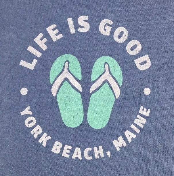 Life Is Good Shirt Womens Medium York Beach Maine Sandals Flip Flops Ladies A42