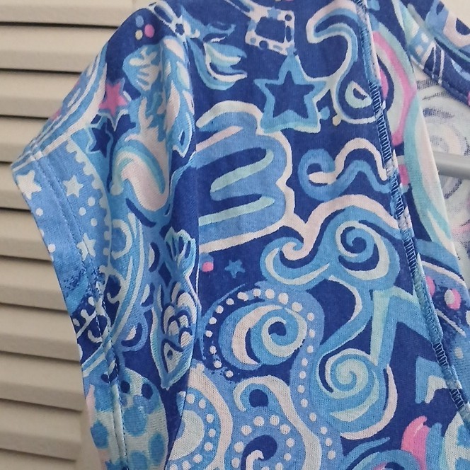 Lilly Pulitzer Women’s M Blue/Pink/White Abstract Octopus Henley V-Neck Top