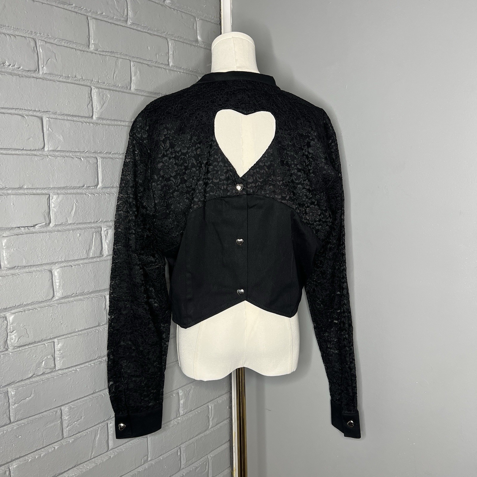 Vintage Banjo Western Black Heart Button-Up Cropped Blouse with Textured Sleeves