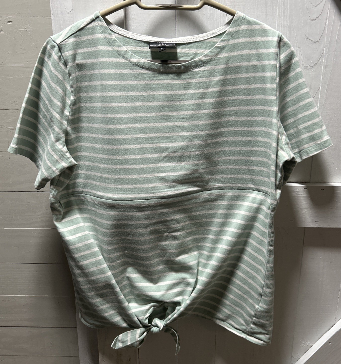 Nursing Queen Nursing Top Women’s Size Large Mint Green/White Stripe