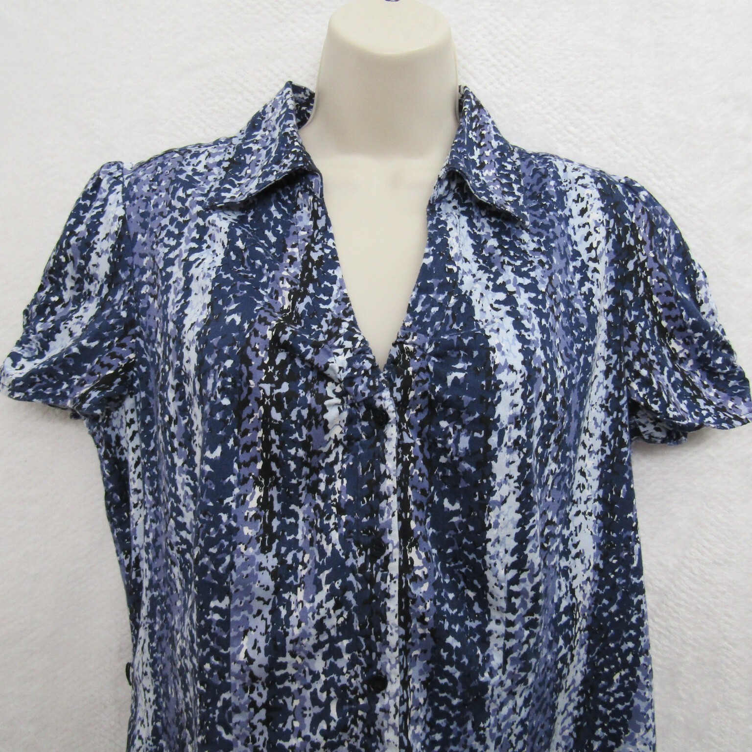 Covington Womens Top Blouse Short Sleeve Size L Blue White Glam Casual Preppy