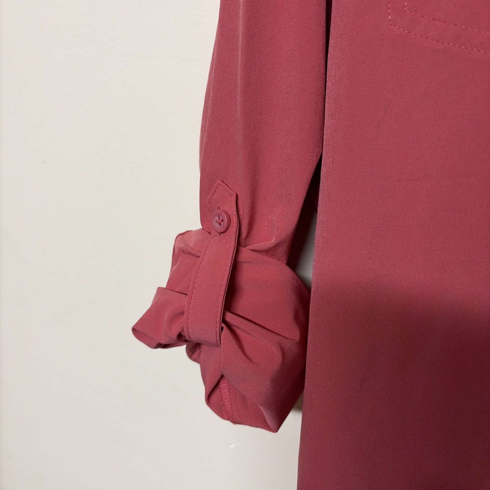 Eddie Bauer Shirt XL Classic Fit Roll Tab Button Front Pockets Hiking Outdoors