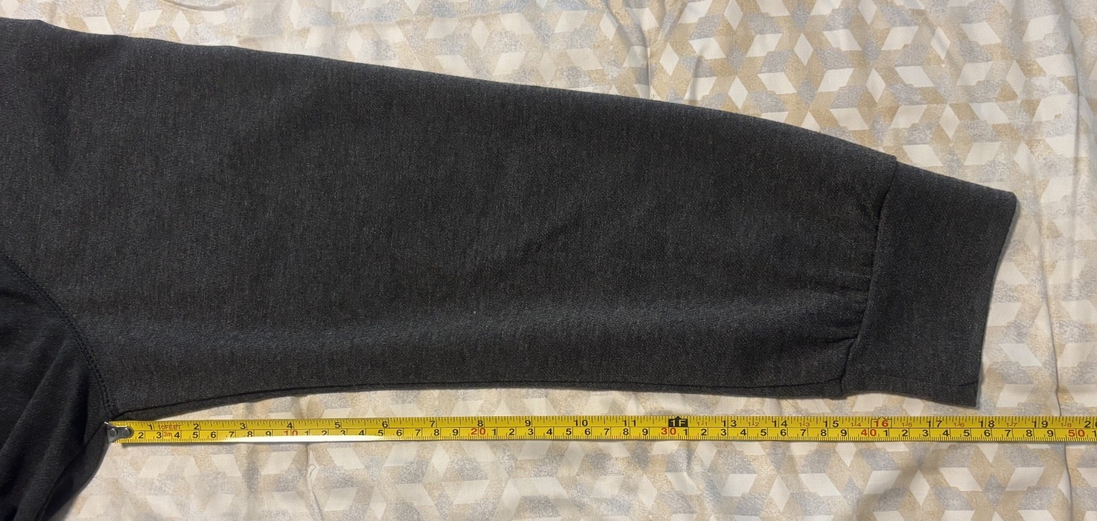Women’s Long Sleeve Dark Gray Maui, Hawaii Lt wt Sweatshirt Style Top – Size XL