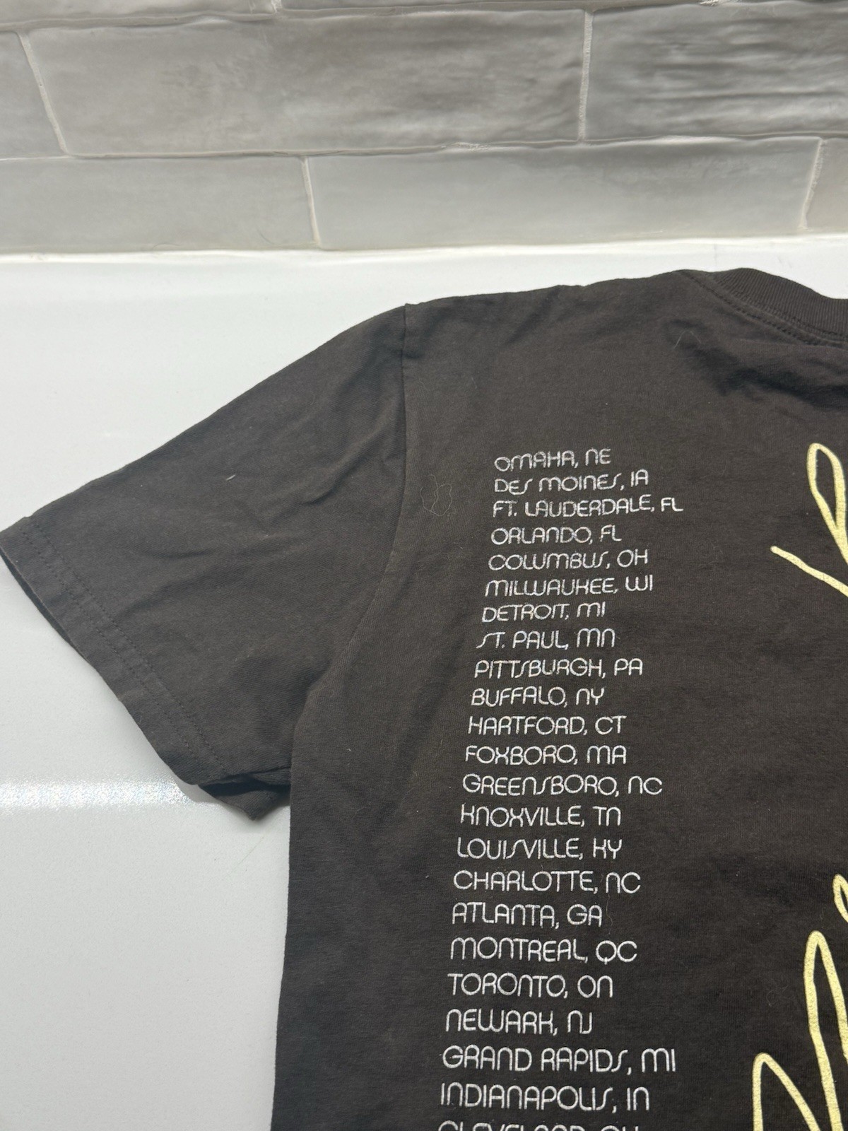 Taylor Swift Speak Now T-Shirt SMALL Women’s Concert Tour 2011 Authentic Brown