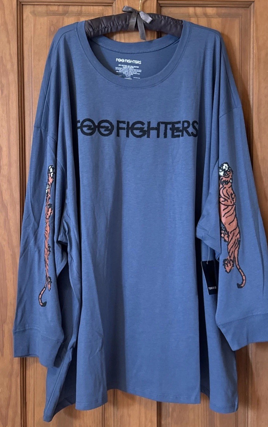 TORRID LONG SLEEVE TEE JERSEY TOP TEE FOO FIGHTERS 6 6X 6XL 30 NEW