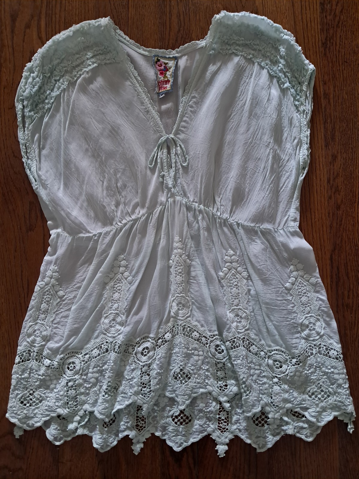 Johnny Was Women’s Pale Mint Green Lace Scalloped Hem Blouse