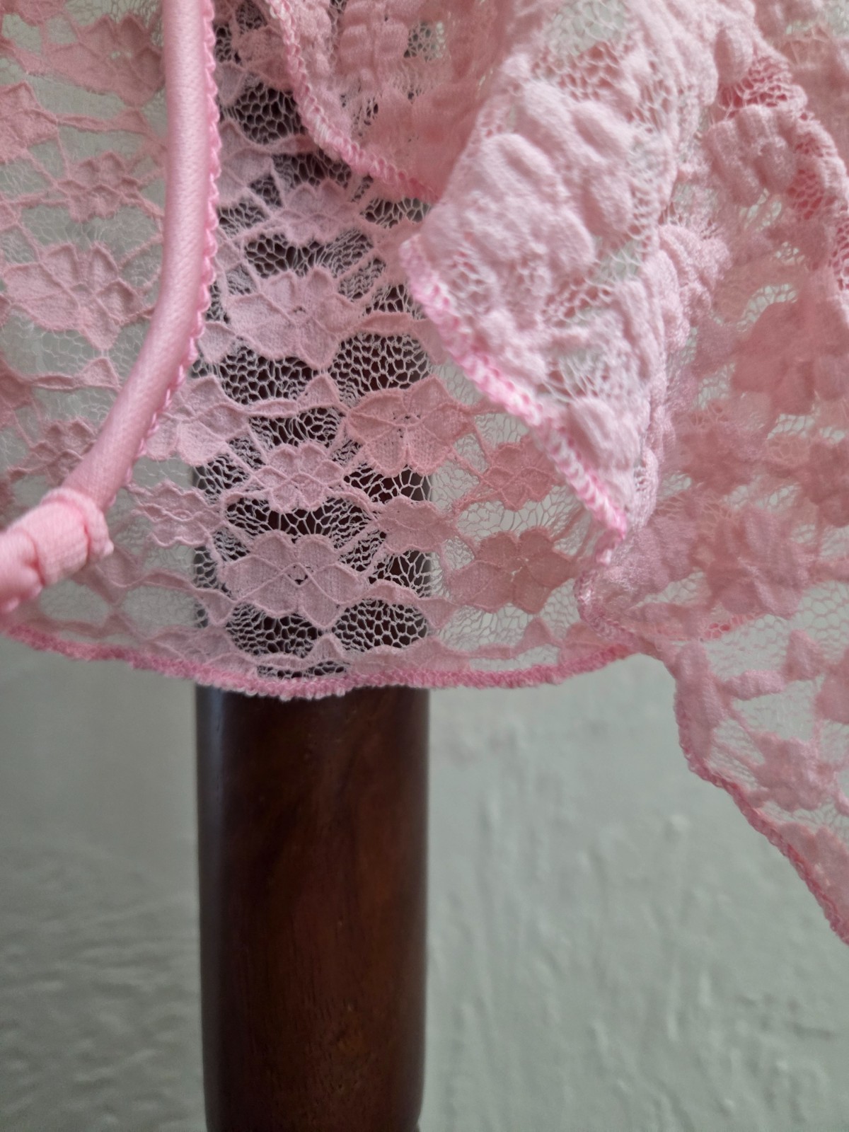 T163. Women’s Summer Resort Vacation Pink Boho Lace Halter Top