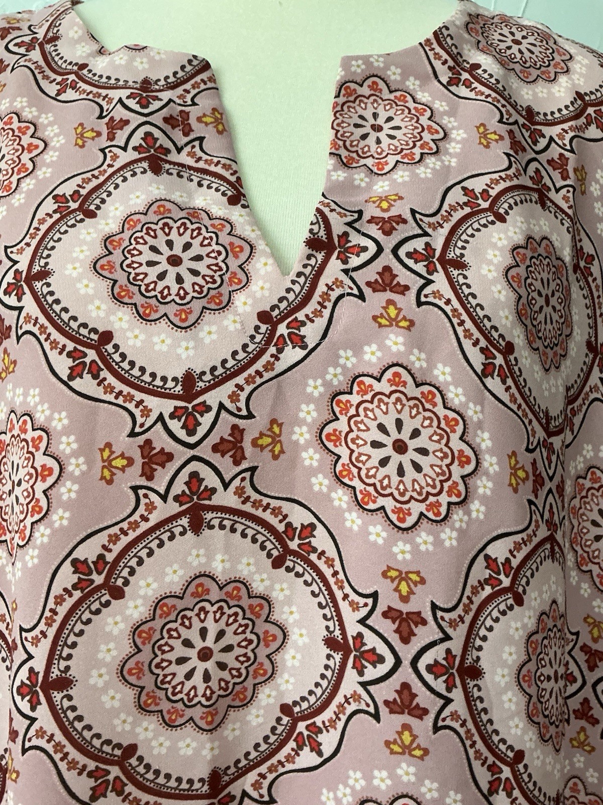 Violet & Claire Tunic Blouse (3X) Beige Brown Pink 3/4 Sleeve, Slits Easy Care