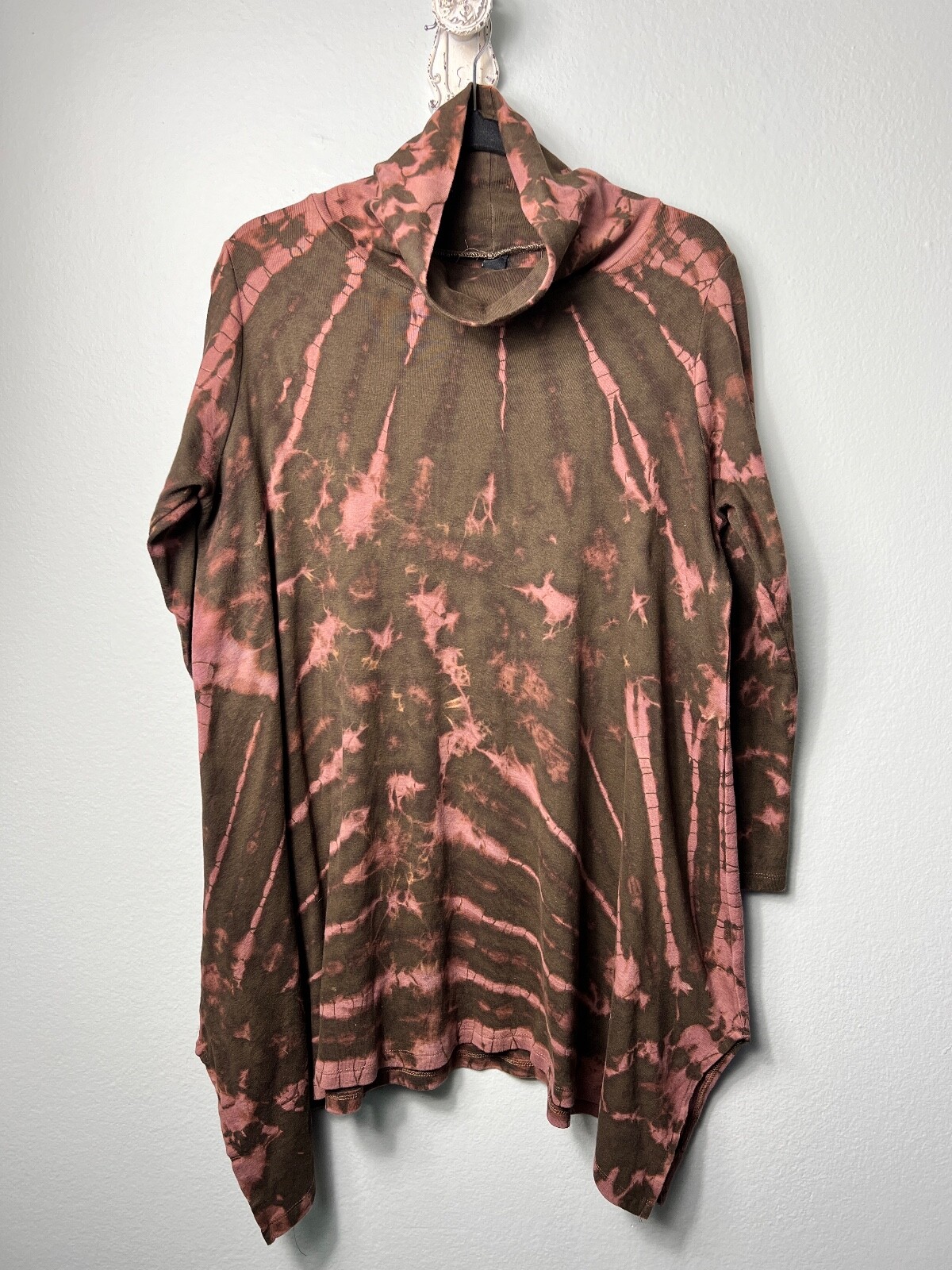 SACRED THREADS Hippie Boho Tie-Dyed Asymmetrical Tunic Top Turtleneck