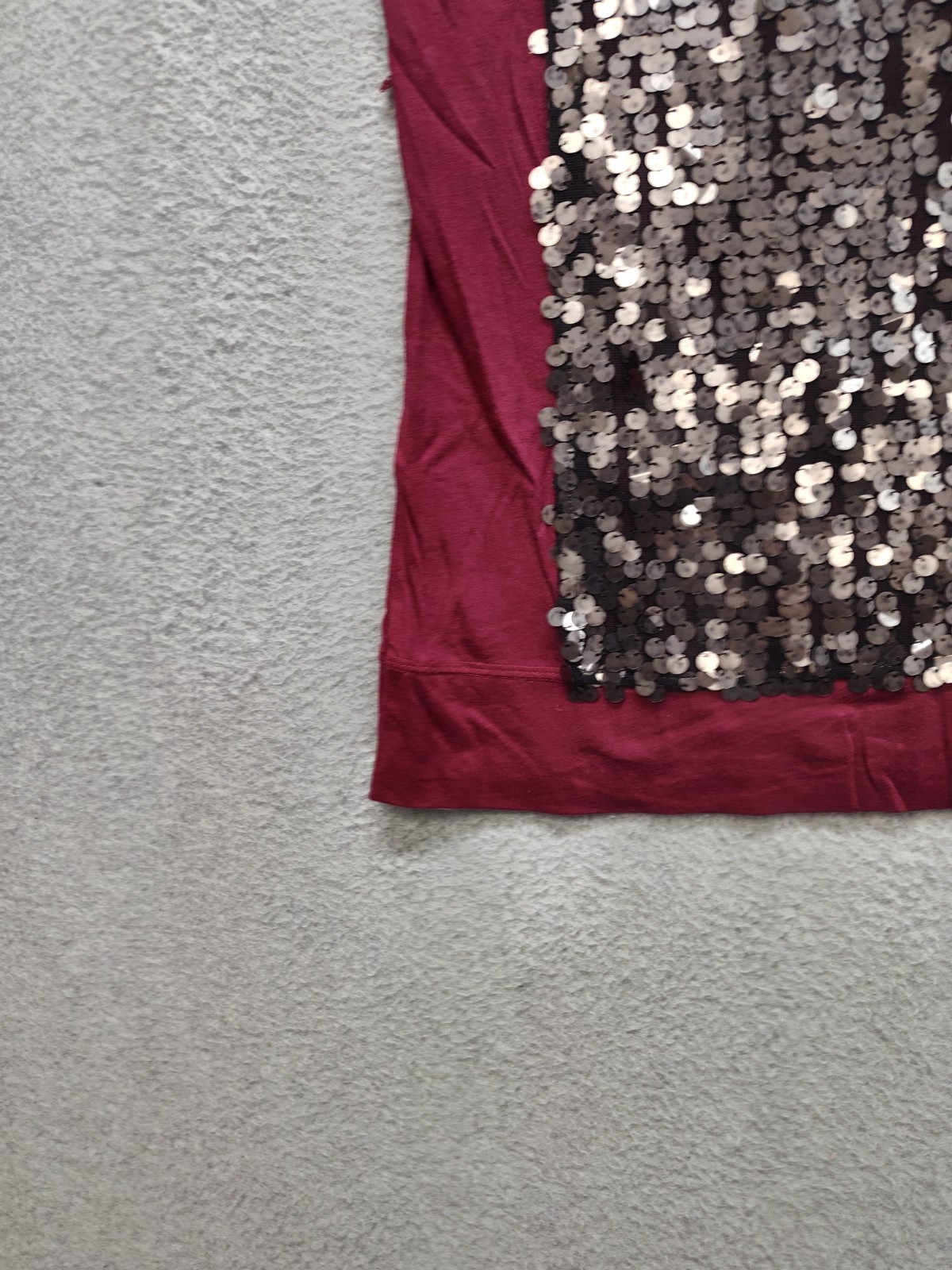 Simply Vera Vera Wang Women Tank Top XS Red Sequin Crew Neck Pullover Comfort