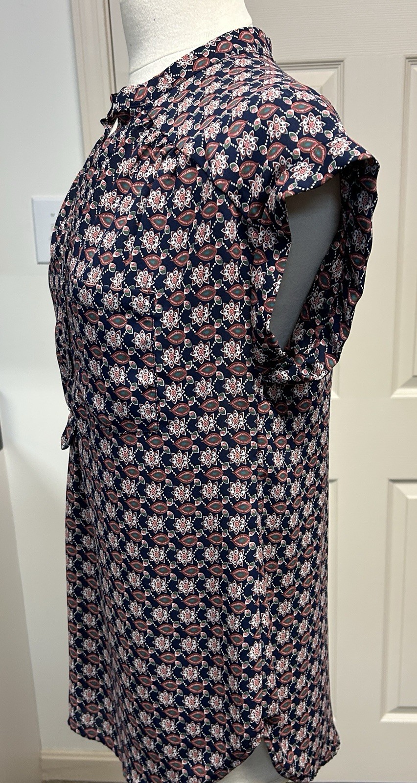 Pleione Blouse Dark Print Size Small Short Sleeves Relaxed Fit Shirt