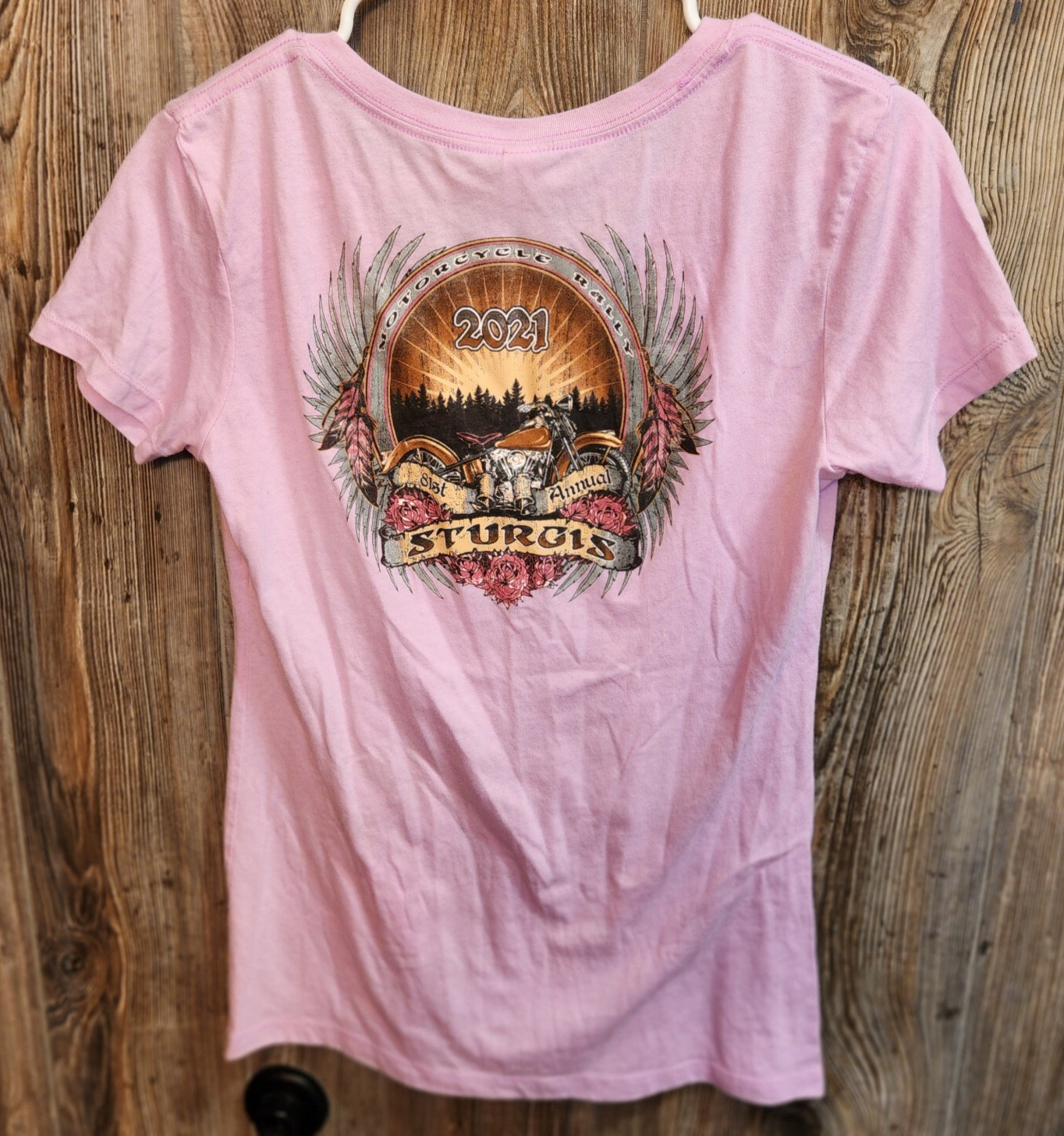 2021 Sturgis Motorcycle Rally Women’s Pink T-Shirt rose & feathers Size Large