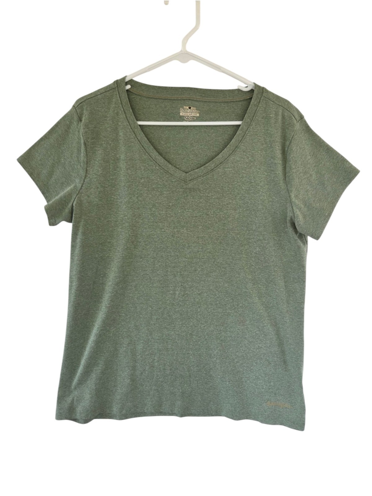 NOBLE OUTFITTERS Tee T Shirt Women’s 1X Long Green V-Neck Knit Stretch Tagless