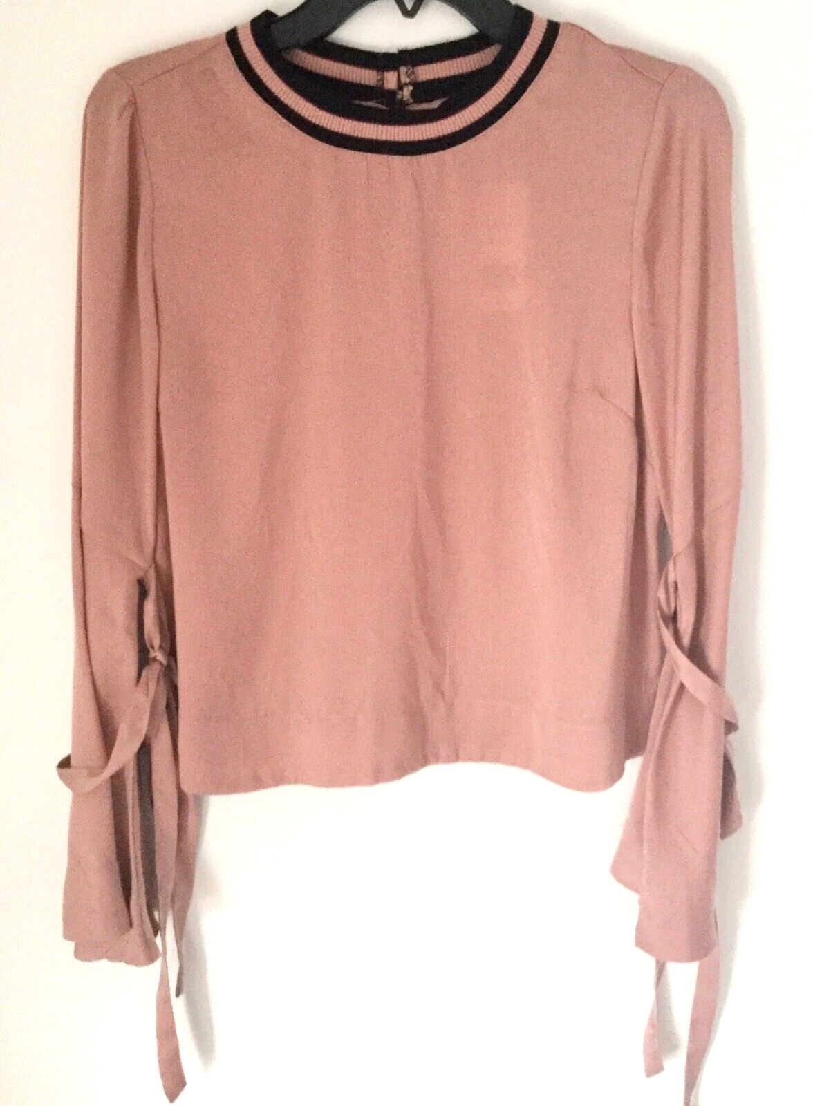 WOMENS HIPPIE LAUNDRY PINK LONG SLEEVE TOP W/ TIE DETAIL ON SLEEVES SIZE L -NWT!