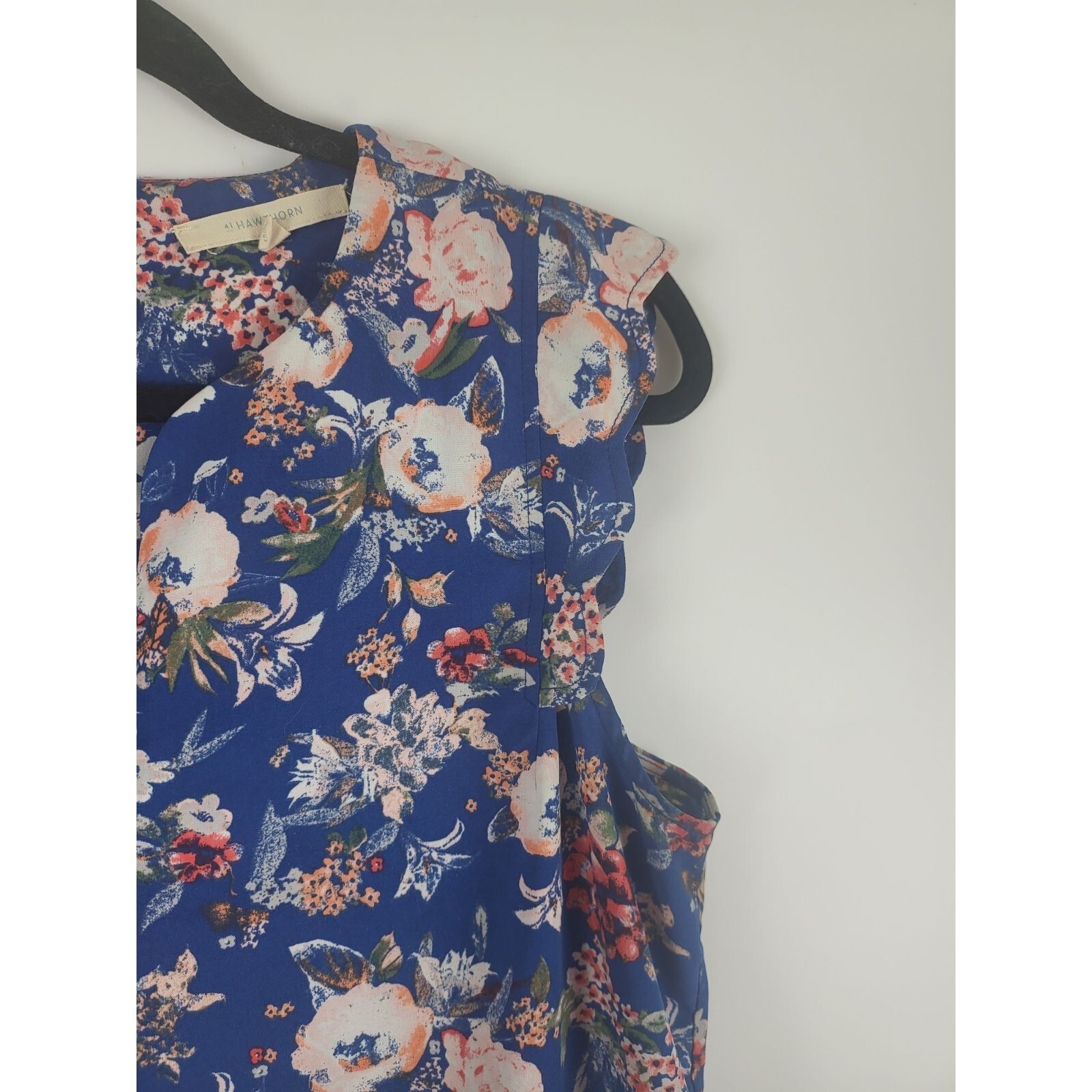 41 Hawthorne Scalloped Cap Sleeve Blouse M Womens Blue Floral V Neck Key Hole