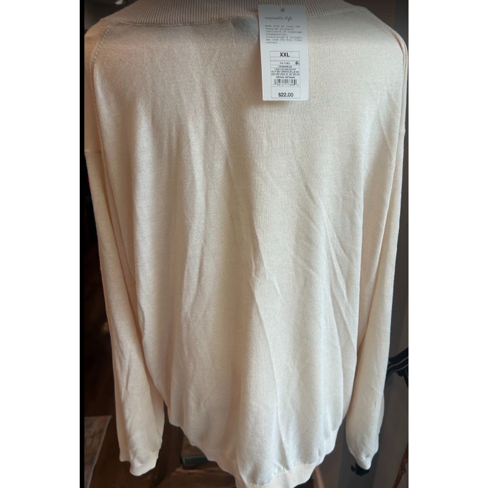 A New day. Cream Lightweight V-Neck Knit Sweater – Relaxed Fit