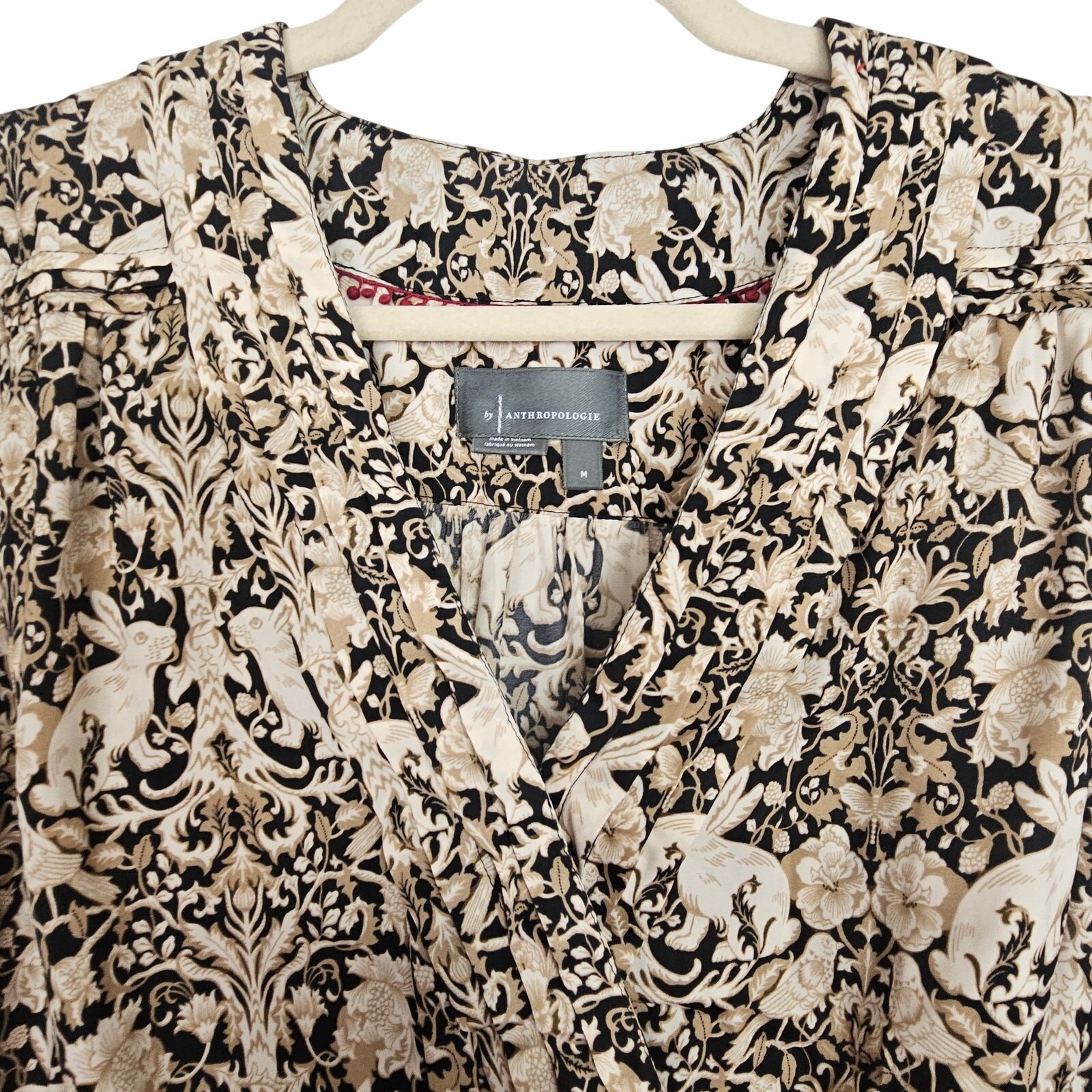 Anthropologie Womens Floral Rabbit Print Surplice Top Sz M Tie Front Boho Bunny