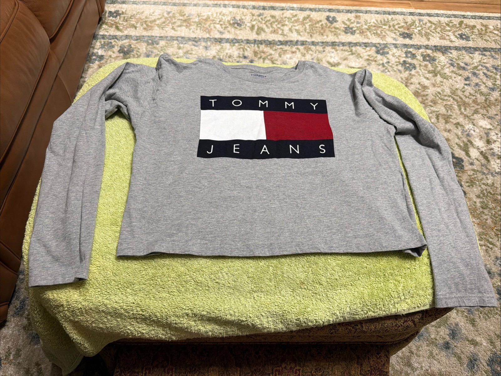 Tommy Jeans Women’s Cropped Gray Long Sleeve Logo Cotton T-Shirt Size SMALL