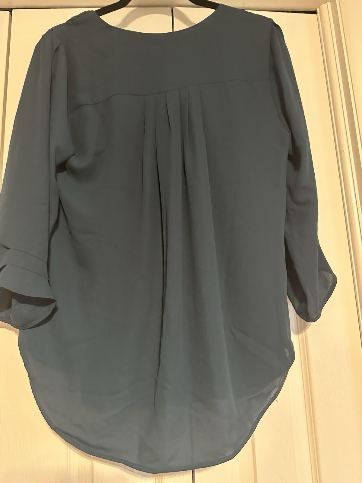 DR2 Women’s Blue Solid V-Neck Pullover Blouse Top, 3/4 Roll Tab Sleeve M