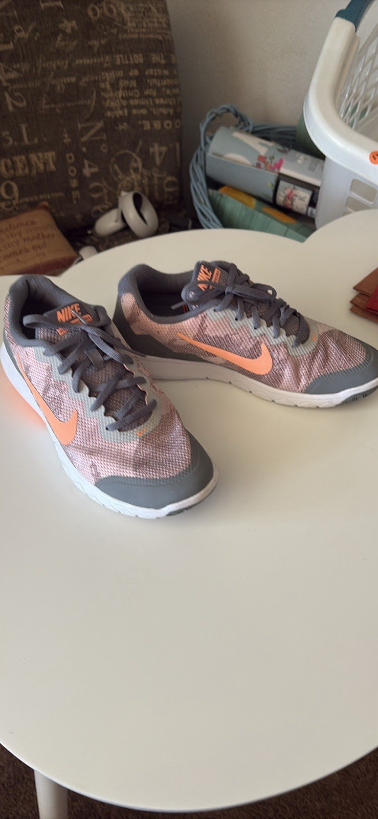 Nike Flex women’s Running Sneakers US 9 Mesh Lace Up Gray Peach White