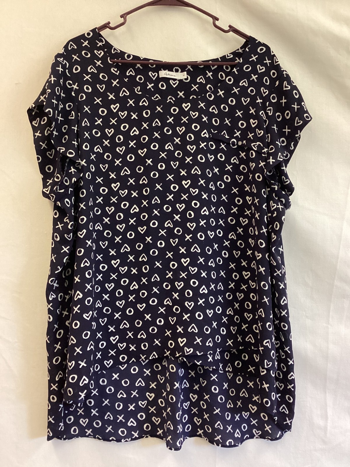 Reitmans navy blue and white XO short sleeve high low pullover top womens 3X