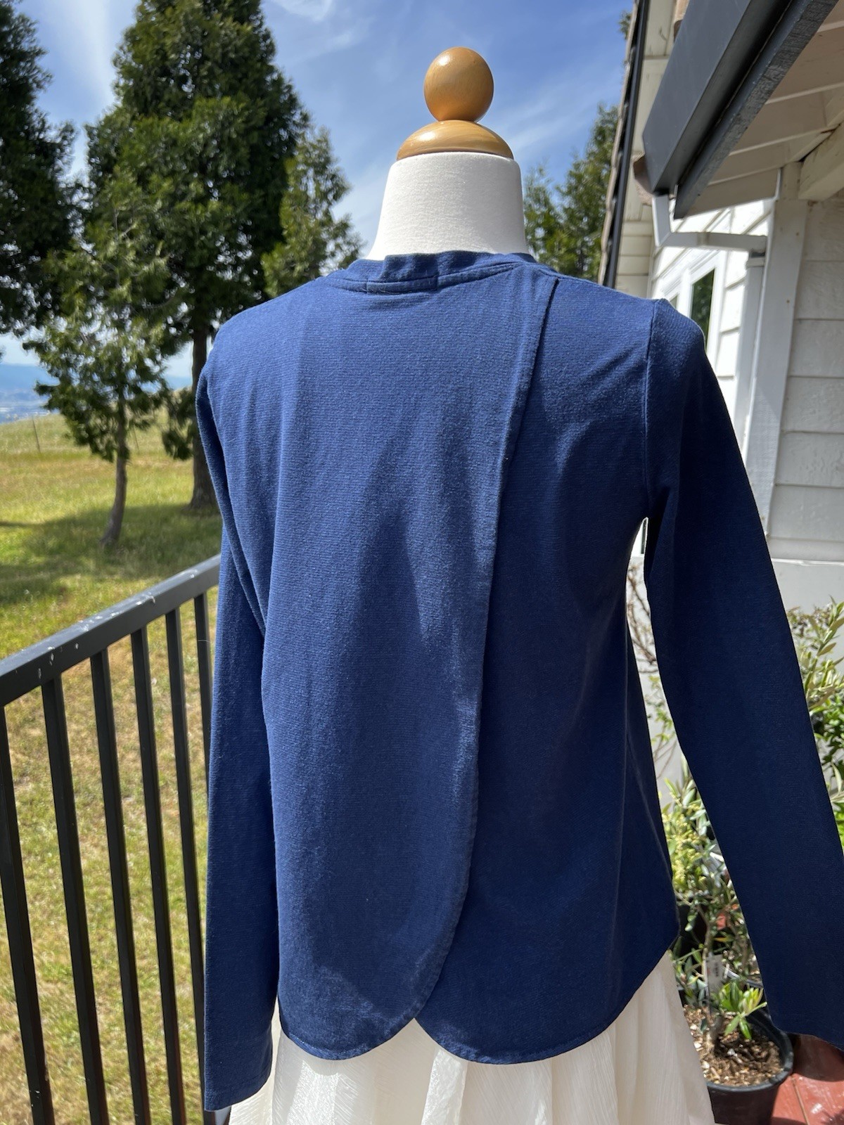 Marine Layer Micro Modal Jersey Size Small Split Back Long Sleeve Top Navy Blue