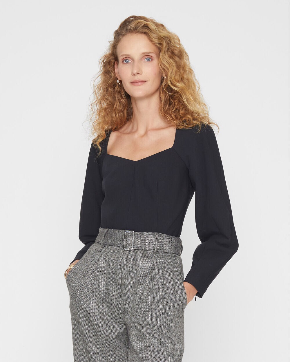 Club Monaco NWT NEW Women’s Square Neck Sculptural Sleeve Top Black $149 Size 4