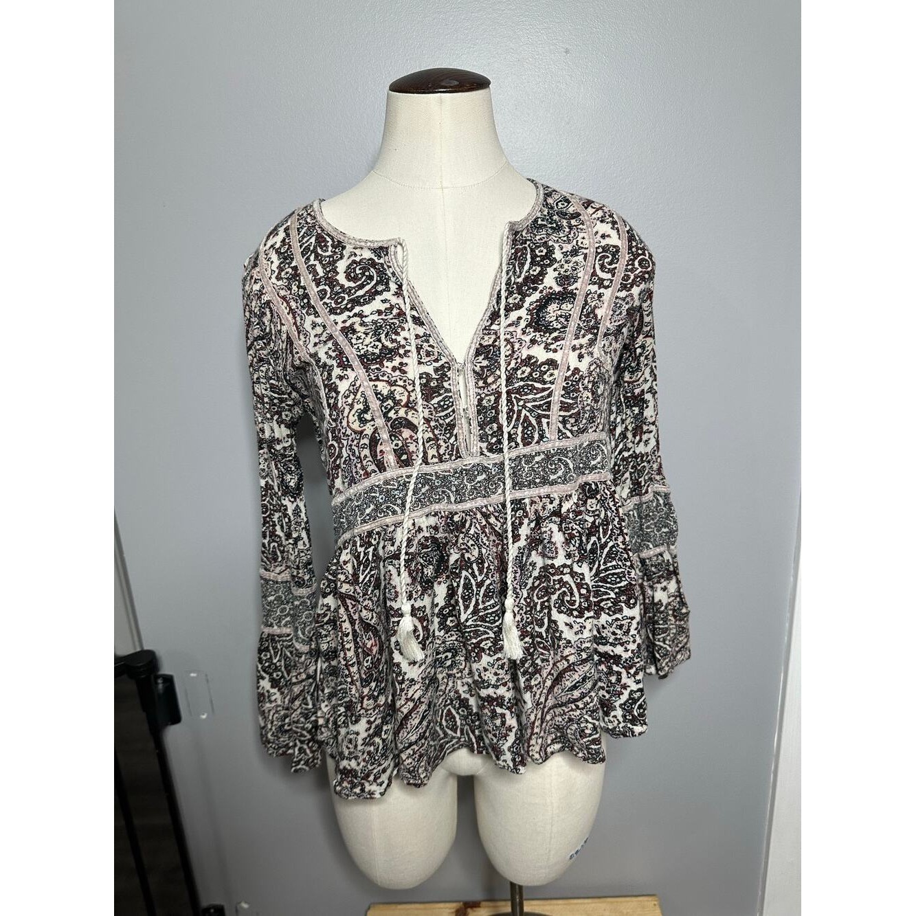 American Eagle Outfitters Peasant Top Long Sleeve Flare Paisley Floral Tassel S