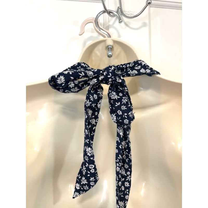 American Eagle Halter Crop Top Sz S Navy Floral Smocked Back Boho Beachy Summer