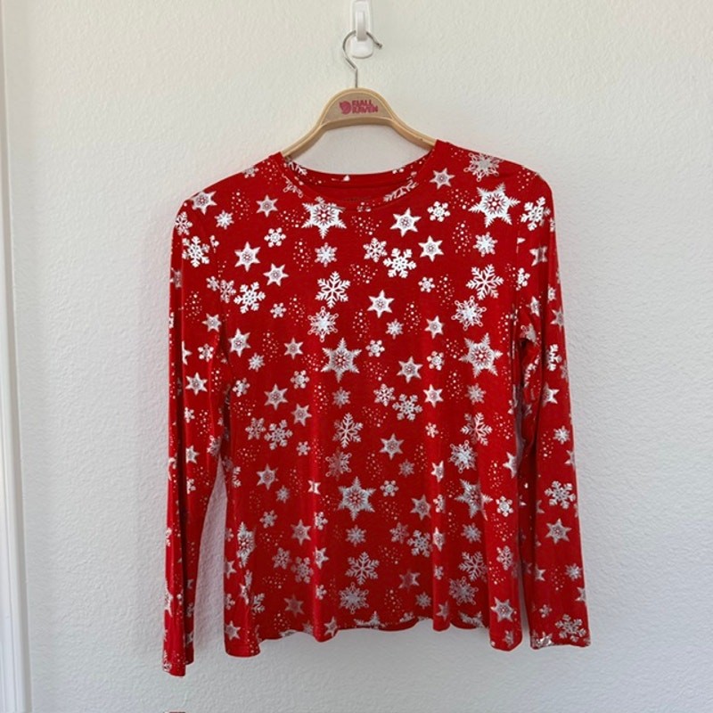 Jollidays Top Christmas Holiday Winter Snowflakes Stars Red & Silver Women’s L