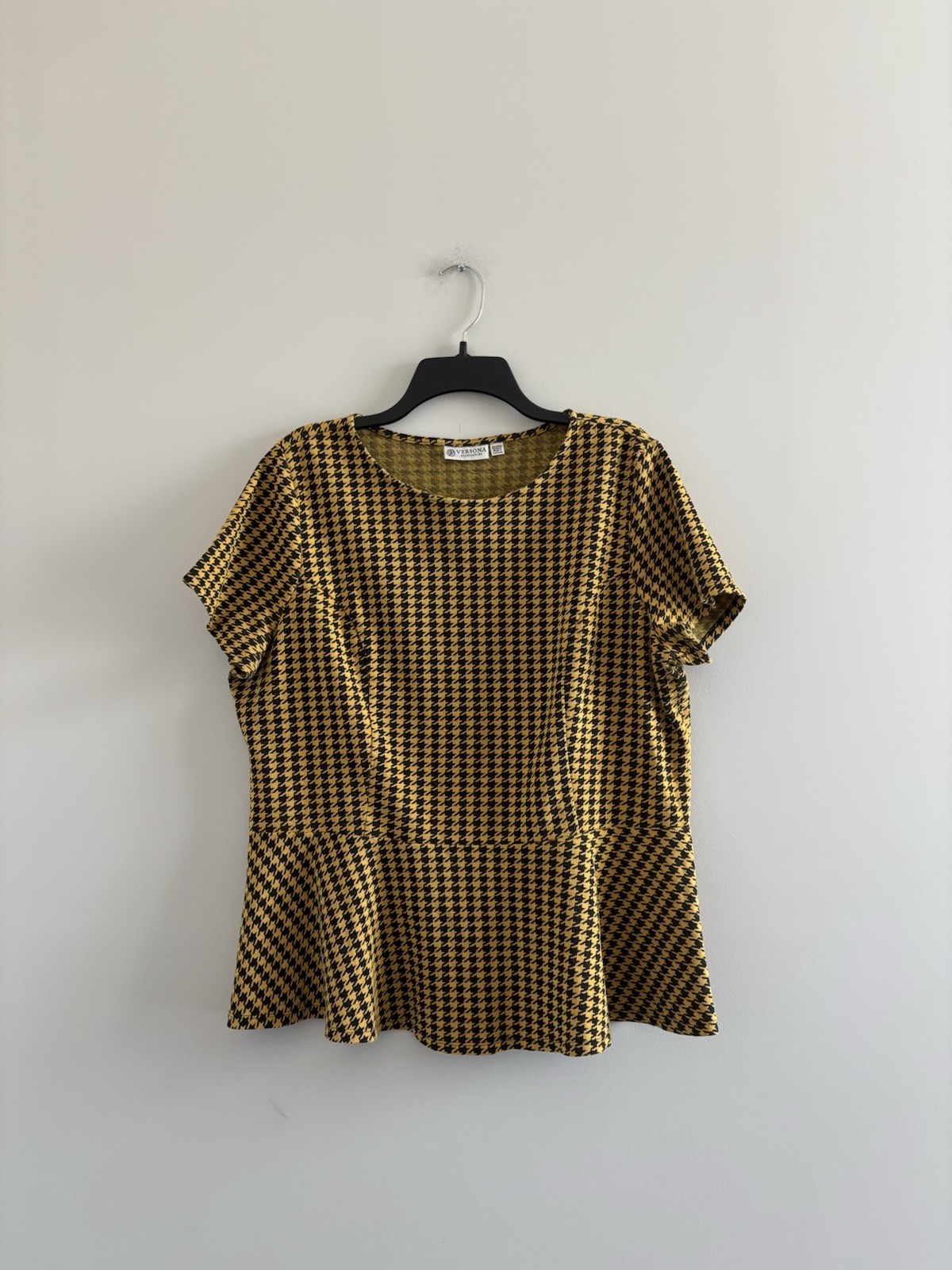 VTG Versona Top Houndstooth Yellow Peplum Short Sleeve 22W Office 90s Preppy