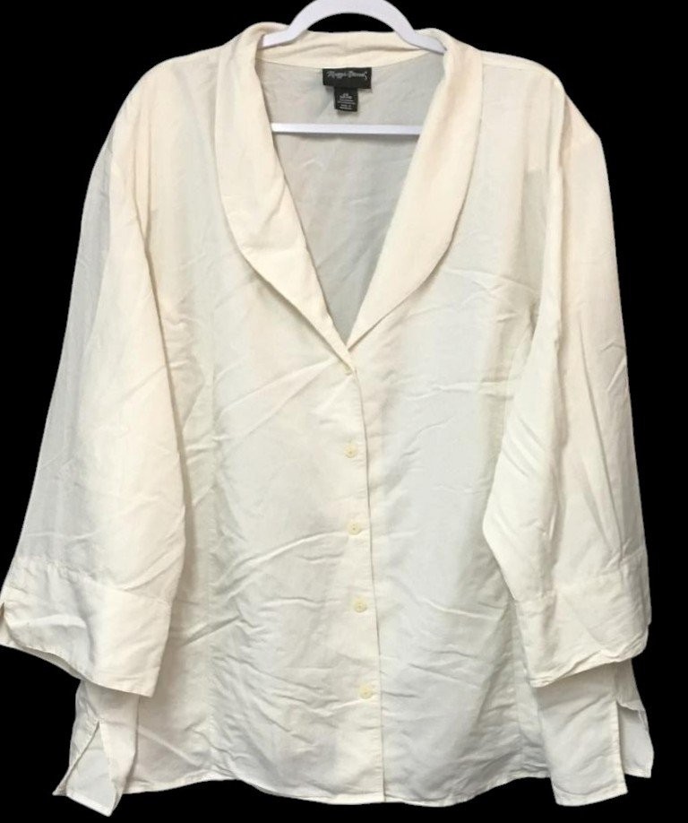 Maggie Barnes Women’s Cream 5X Rayon Polyester Button Front Top