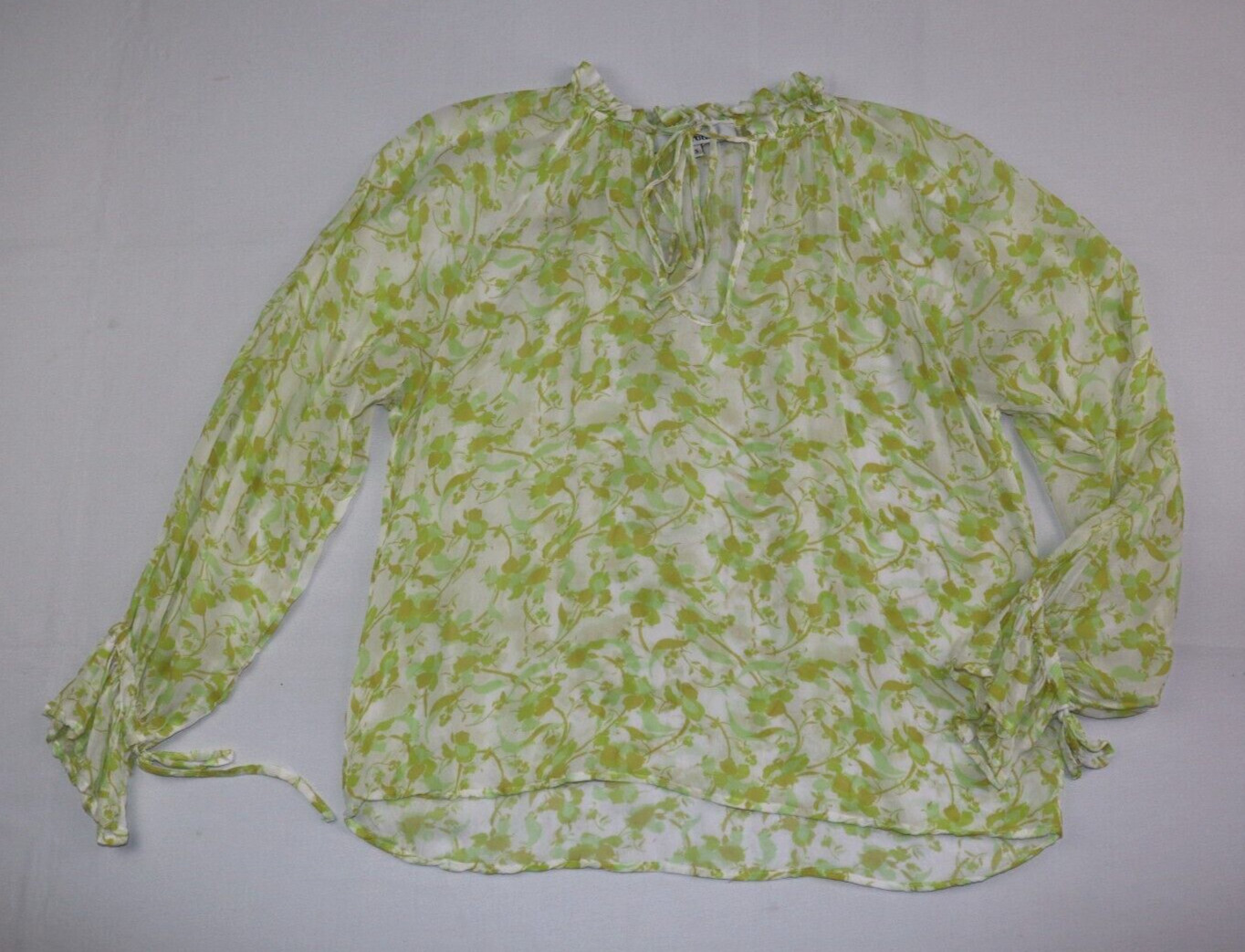 Aureta Women’s Size S Motif Ruffle Long Sleeve Blouse Top