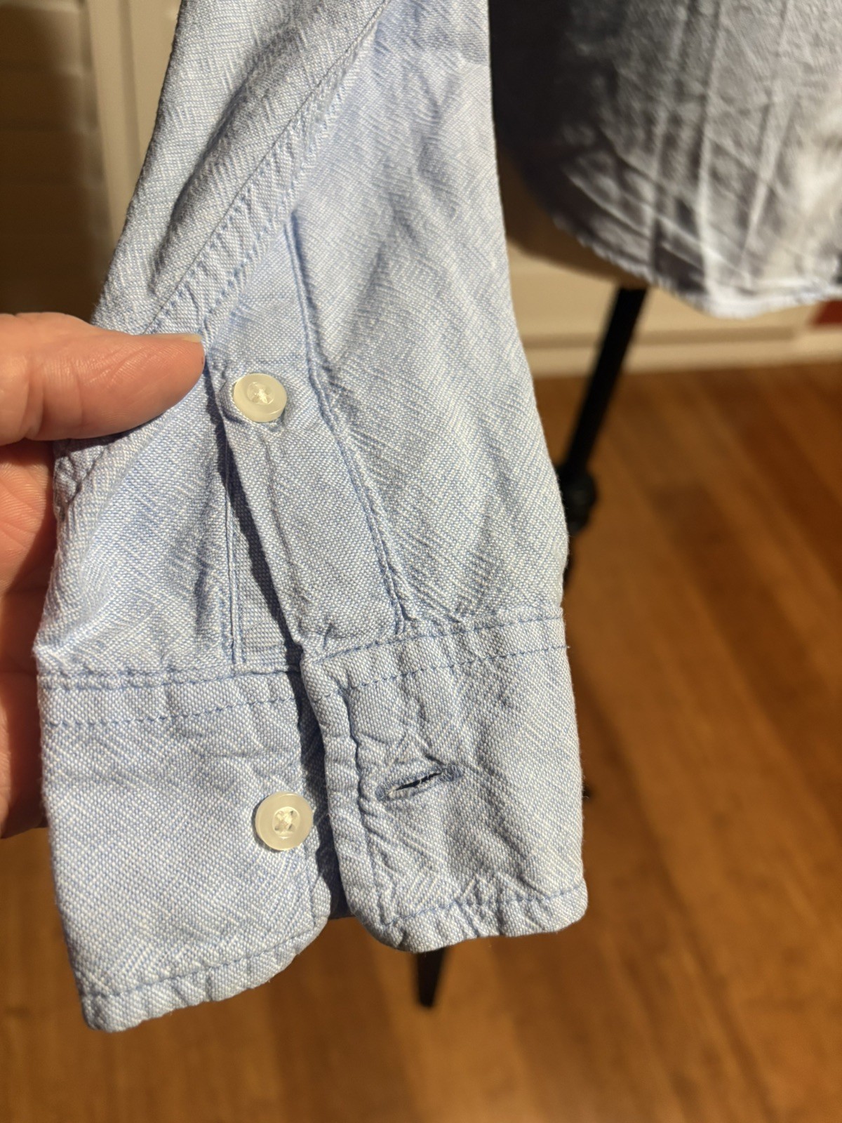 ABERCROMBIE & FITCH Baby Blue Size M Cotton Blend Button Collar Blouse Corporate