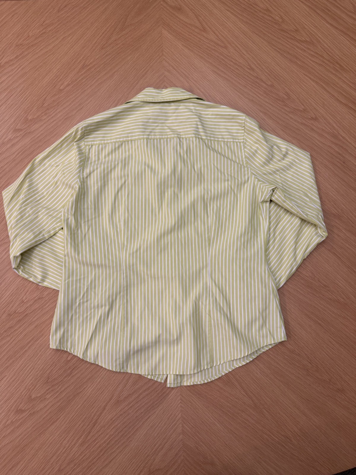 Liz Claiborne Women’s Long Sleeve Button Up Shirt Size Medium Lime Green White