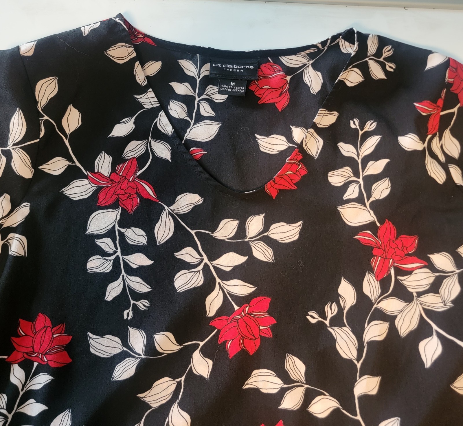 Liz Claiborne Womens Med Black Red Floral Pullover Blouse Top Flowy Sleeves Boho