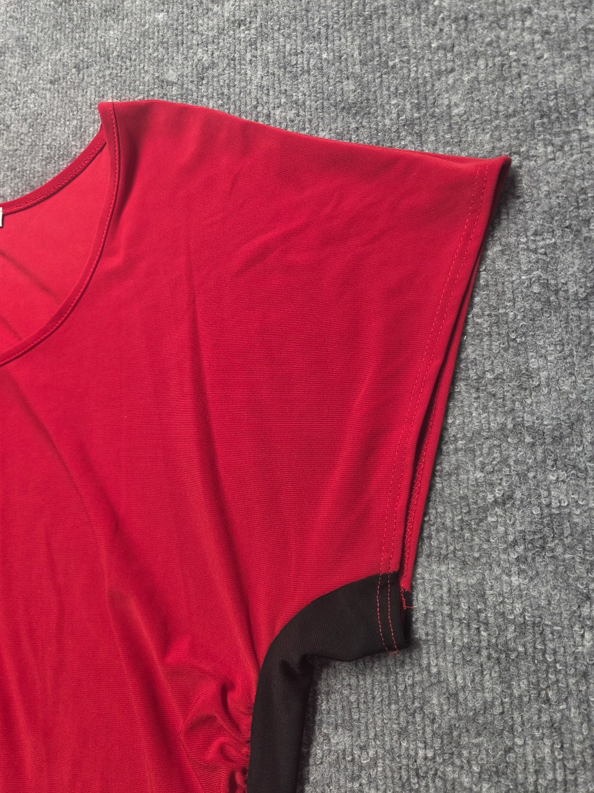 Claudia Richard Top Women Sz XL Red Short Sleeve Ruched Sides Stretch Knit