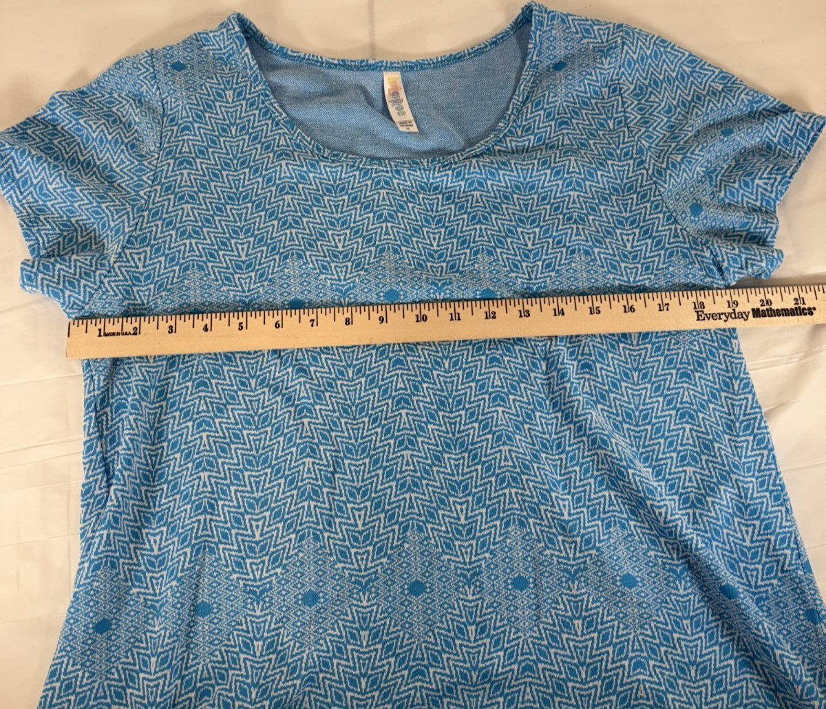 LuLaRoe Tunic Top Blouse Size XL Shirt Blue With White and Dark Blue Pattern