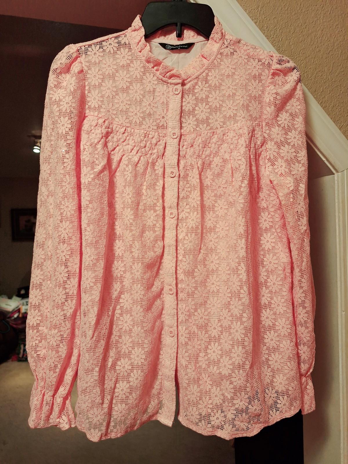NEW PRETTY GARDEN PINK FLORAL LACE BUTTON UP LONG SLEEVE BLOUSE MEDIUM