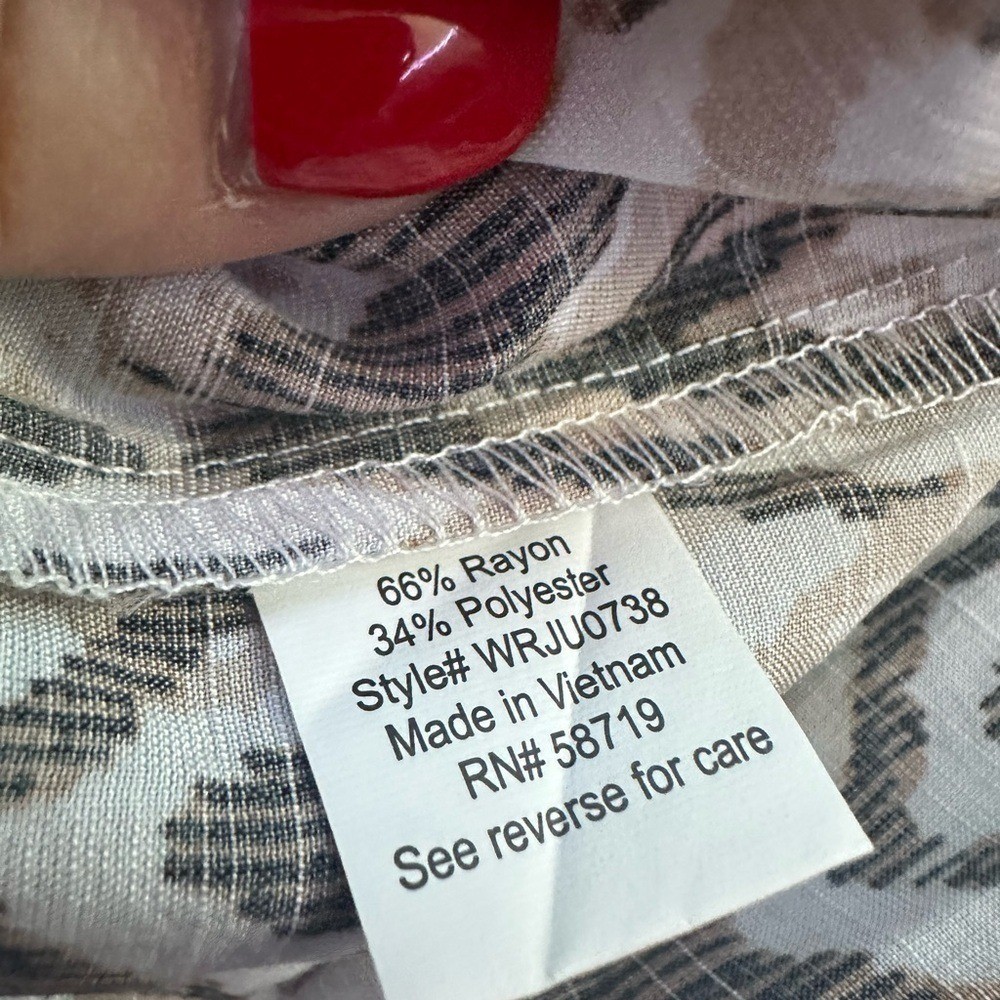 Macy’s NY Collection size 1X pintuck 3/4 sleeve roll tab southwestern Spring