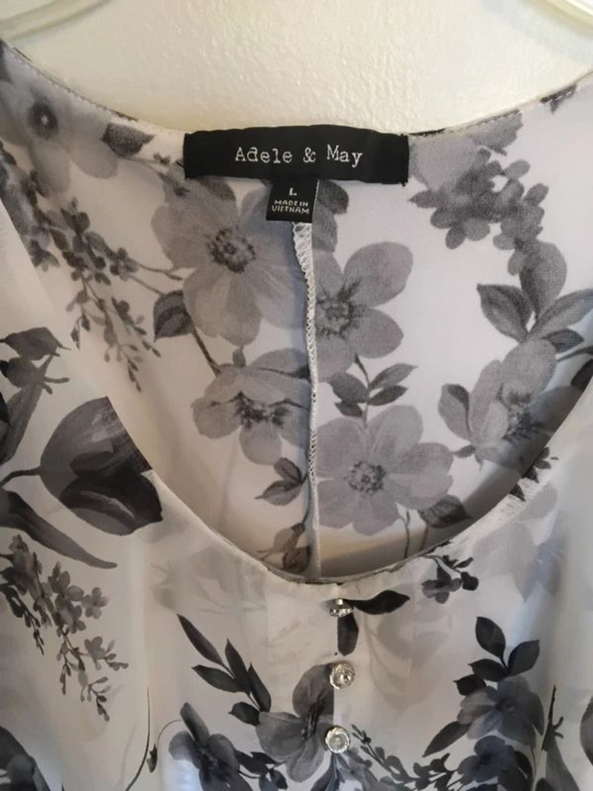 Adele and May Black and White Rayon Shirt Womens Size Large
