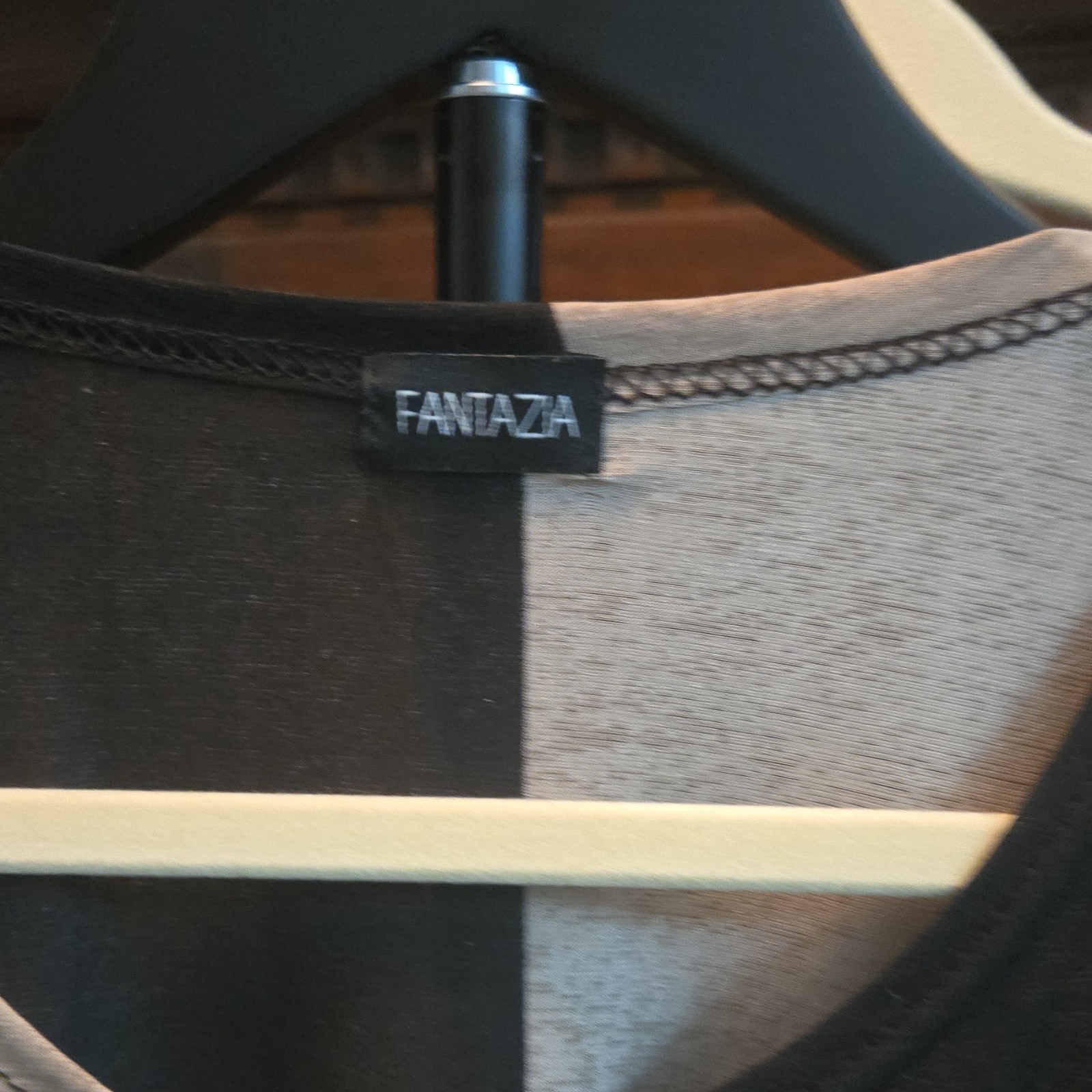 Fantazia Colorblock Beaded Graphic Women’s Short Sleeve T-Shirt Black Gray