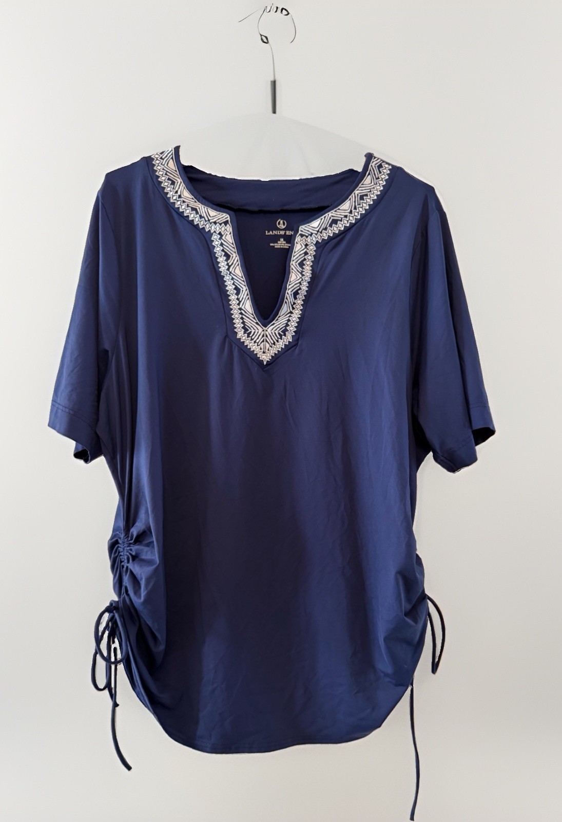 Lands’ End Embroidered Notch Neck Top Women’s Size 1X (16W-18W) Navy Blue Ruched