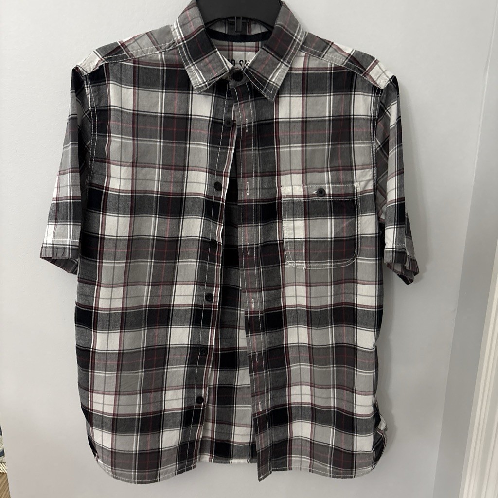 MOSSIMO SUPPLY CO Size M Black, white, and red plaid button-up shirt