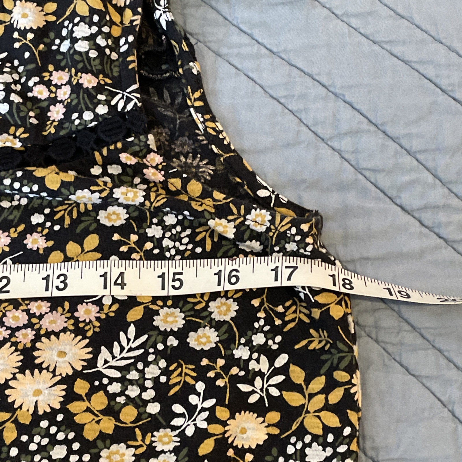 Lucky Brand Top Women’s Medium Black Yellow Floral Sleeveless Lace Trim Casual